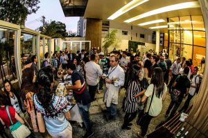 Buffet de Lançamento do Guia de SEO para download criado por agências de marketing e a Abradi-SP